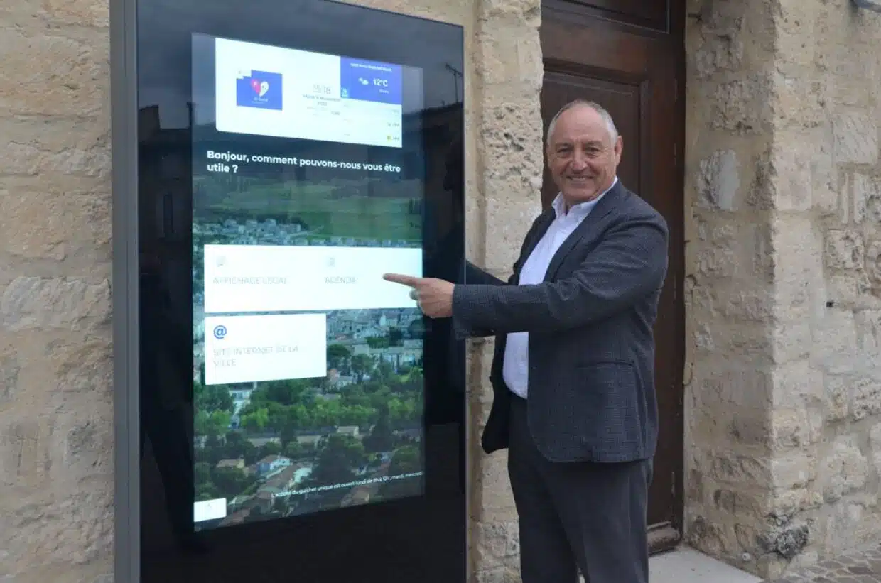 Comment mettre en place une borne interactive d'affichage légal dans votre mairie