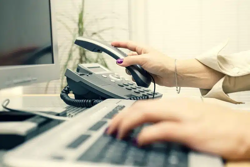 Quels outils peuvent aider à gérer les appels non décrochés dans votre entreprise