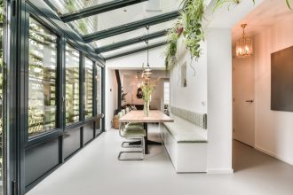 Véranda sur mesure à Alès : agrandir et valoriser votre maison avec design !